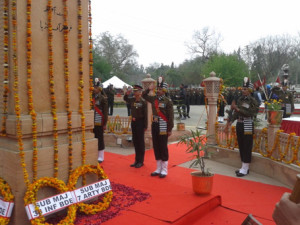 GOC PAYING TRIBUTES TO WW1 MARTYRS IN FEROZEPUR