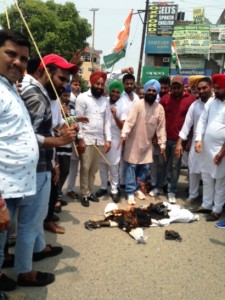 Youth Congress burn effigy in Ferozepur