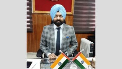DC Ferozepur donates five days salary in Red Cross Relief Fund