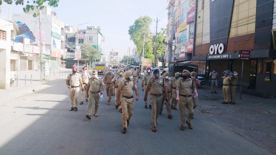 Police stage Flag March in curfew areas of Ferozepur 