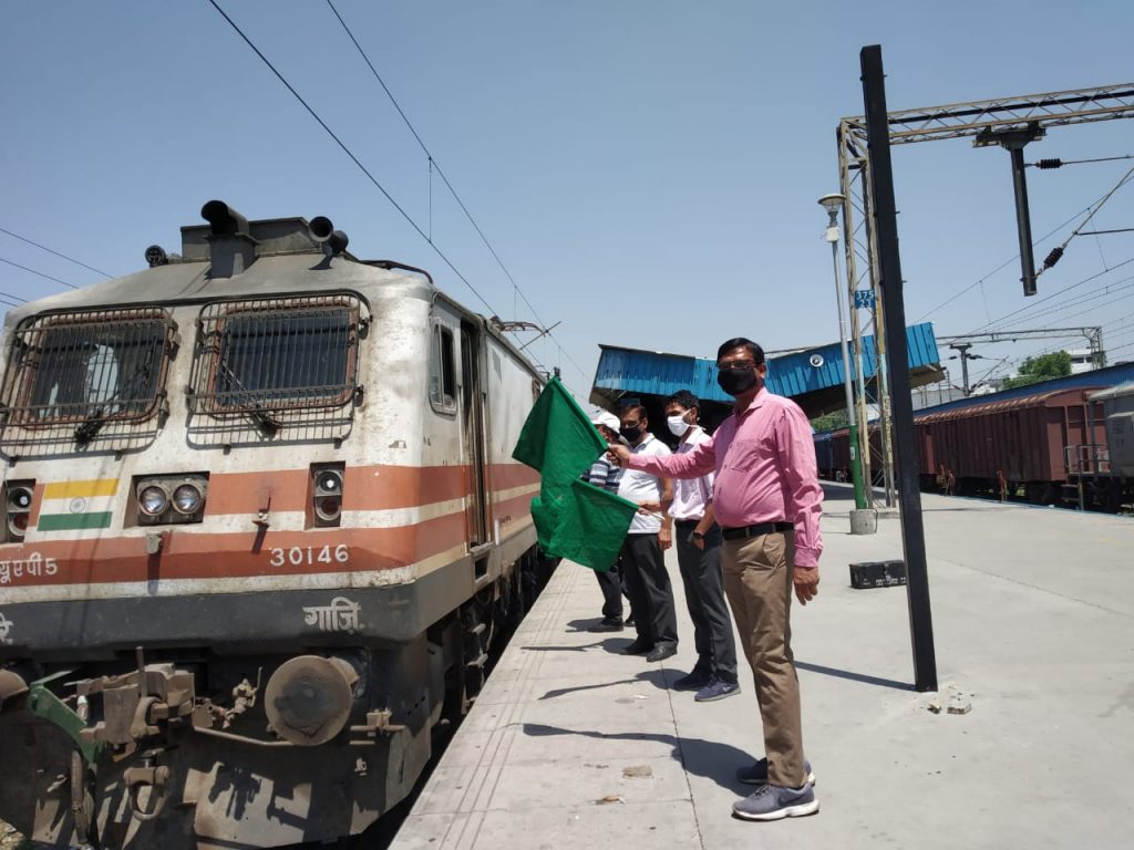 फिरोजपुर मंडल द्वारा आज चलाई गई 250वी श्रमिक स्पेशल ट्रेन