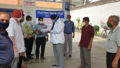 Lions Club in association with Homeopathic Medical Officer distribute immunity Booster medicine to Salesmen at petrol pumps