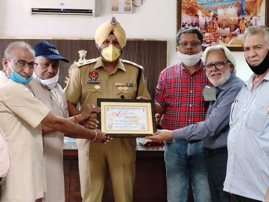 कोविड दौरान बेहतरीन सेवाएं देने पर सीपीयूजे ने किया एसएसपी फिरोजपुर का सम्मान