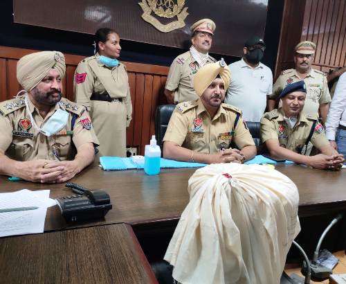 Police unearth 9 kg heroin worth Rs.45 cr at Indo-Pak Punjab border