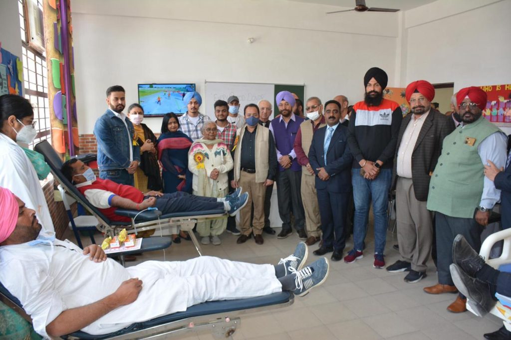 Vivekananda World School organized Blood Donation Camp on Elder’s Day