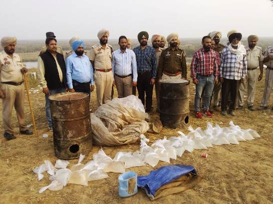 Excise and police in joint raid recovered 6,900 ltrs ‘lahan’ in Ferozepur