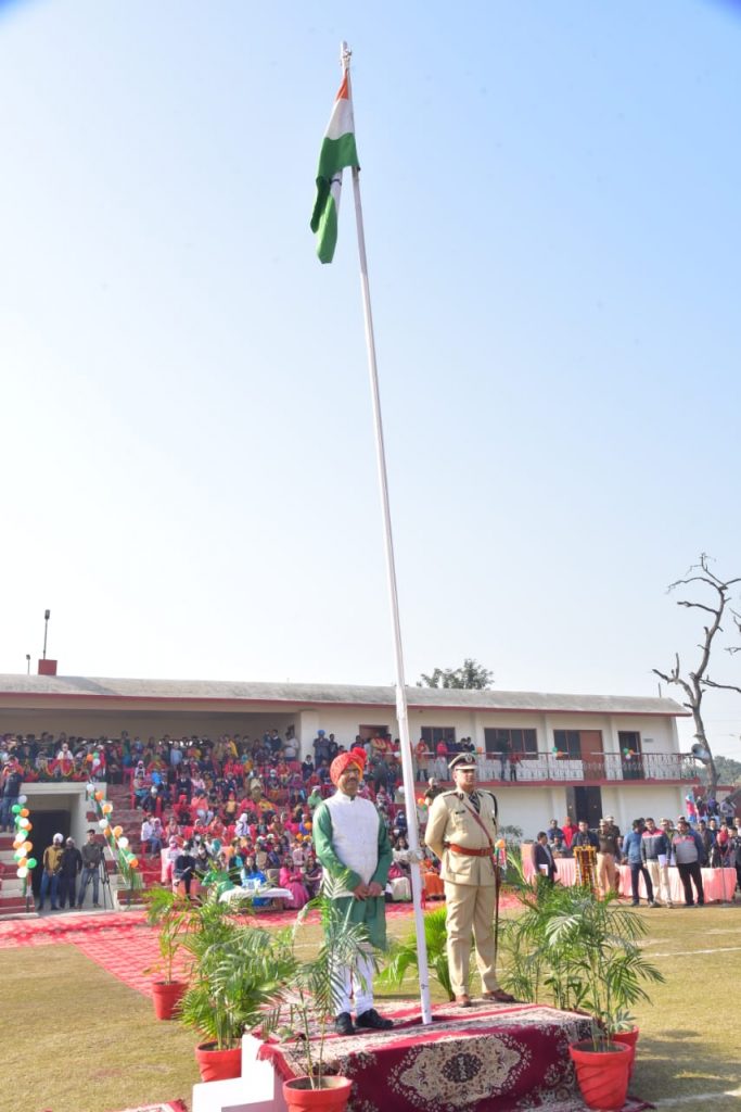 मंडल रेल प्रबंधक फिरोजपुर द्वारा 72वें गणतंत्र दिवस के अवसर पर रेलवे स्टेडियम में राष्ट्रीय ध्वज फहराया