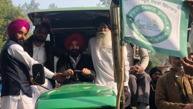 MLA Pinki flagged off tractors rally for Delhi from Martyrs’ Memorial Hussainiwala