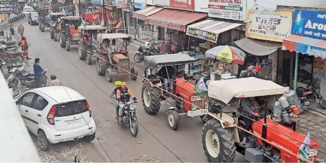 Farmers Outfits hold ‘Tractor March’ in Ferozepur
