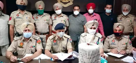 Police nab one smuggler cracking links with Pakistan, recover 6.630 kg heroin