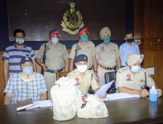 Ferozepur Police cracks down on drug smuggler, 6.270 kg heroin recovered