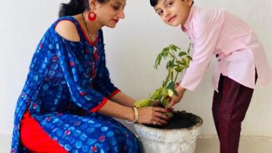 विद्यार्थियो ने घर में पौधा रोपण कर दिया धरती बचाने का संदेश