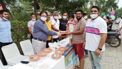 Water for Voiceless: Rotary Club Royal distributes free ‘Water Pots’ for birds