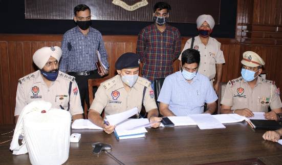 Ferozepur: Vehicle lifter and mobile snatchers gangs busted, 7 held with 22 two-wheelers, 14 mobiles