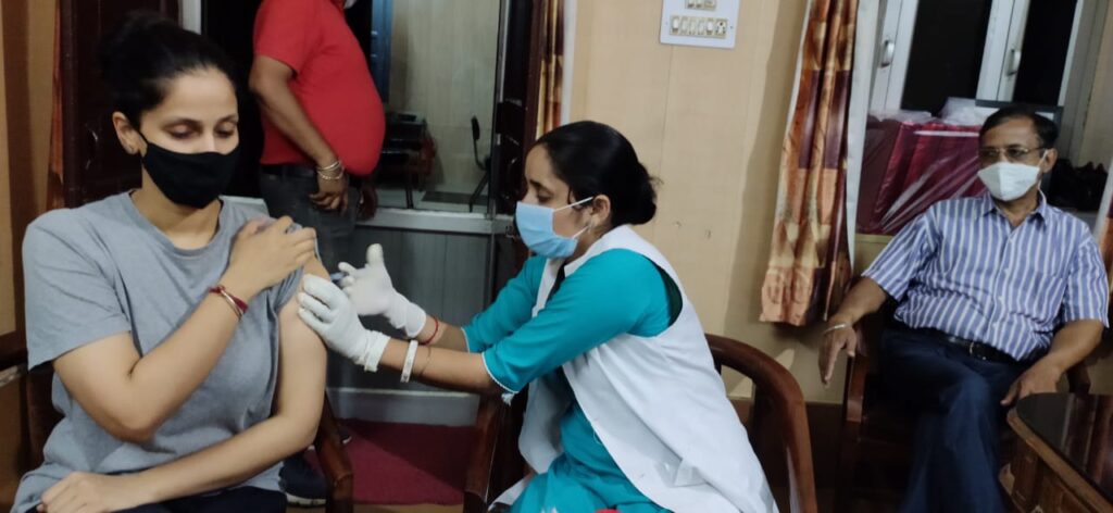 कोरोना महामारी से बचाव हेतू जैन समुदाय द्वारा लक्की ड्रा के माध्यम से लोगो को टीकाकरण करवाने हेतू प्रोत्साहित किया