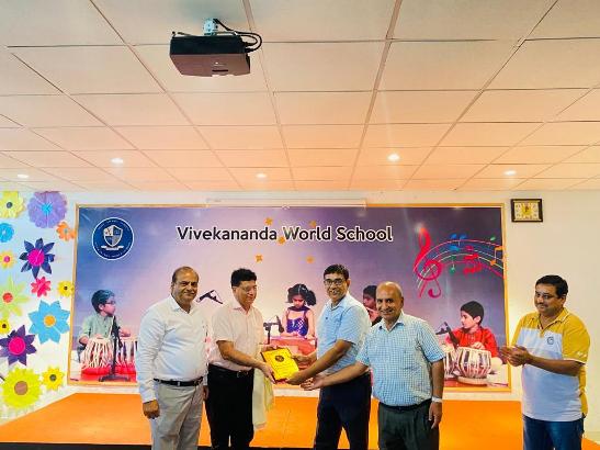 विवेकानंद वर्ल्ड स्कूल प्रांगण में एफ सी आई के सहयोग से मनाया गया आज़ादी का अमृत महोत्सव 