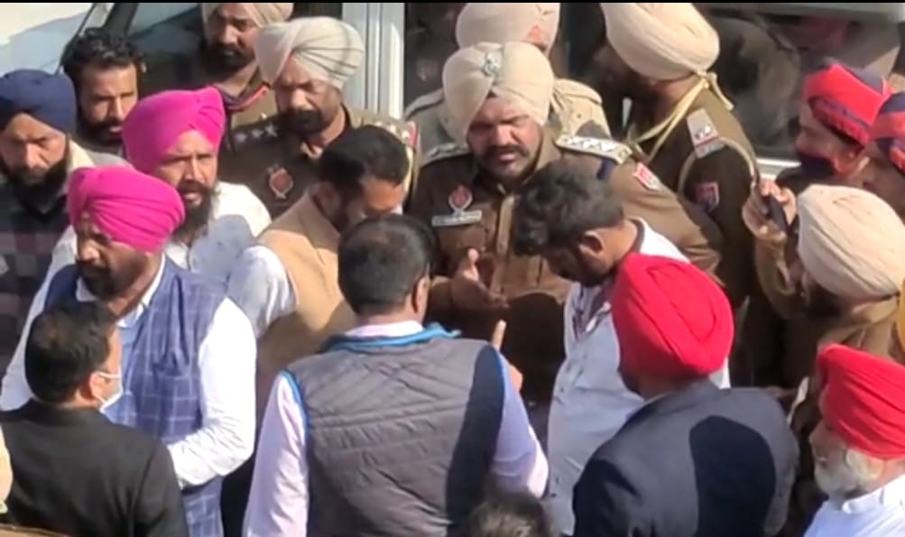 Poll-day ruckus between two party workers in Ferozepur, one injured