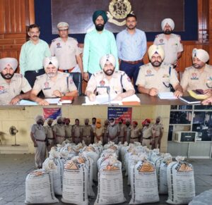 Two drug traffickers held with 1,000 kg poppy husk in Ferozepur
