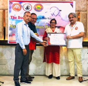 डॉक्टर्स डे: डीसीएम ग्रुप ने किया सिविल अस्पताल के डॉक्टर्स का सम्मान, सीईओ अनिरूद्ध गुप्ता ने डॉक्टर्स को दी बधाई
