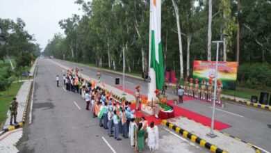 BSF officials, families, students from 5 schools participated in Tiranga Yatra to JCP Hussainiwala
