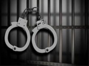 Police busts loot syndicate, 4 arrested with mobiles