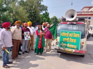 DC flags off awareness vans to sensitize farmers against stubble burning