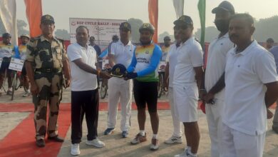 BSF Comdt flags off Cycle Rally from KMS Wala