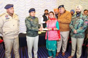 Ferozepur police recover 216 lost mobile phones, returned to owners