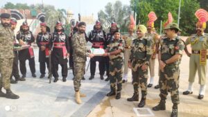 Eid celebrations at Zero Line, BSF jawans offer sweets on shaking hands with Pak Rangers at Hussainiwala