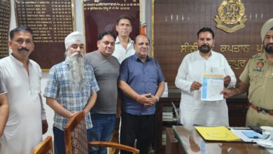Swarankar Sangh Sarafa Welfare Society, Ferozepur submits memorandum to police