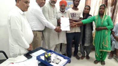 MLA Dahiya gives compensation cheque of Rs.1.20 lac each to three rain-affected victims in Ferozepur