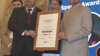 मुम्बई के राज भवन में राज्यपाल द्वारा शिक्षाविद्व डा. अनिरूद्ध गुप्ता को द प्राईड ऑफ इंडियन एजुकेशन अवार्ड से किया सम्मानित