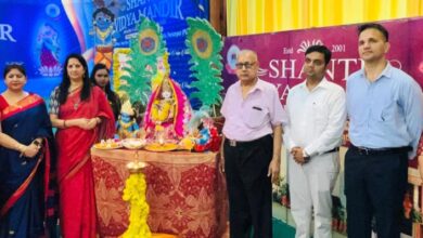 शांति विद्या मंदिर में जोश से मनाया गया टीचर्स डे और कृष्ण जन्माष्टमी