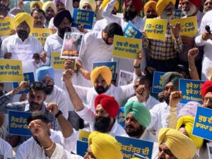 AAP targets Delhi : AAP holds protests against Sanjay Singh’s arrest in Ferozepur