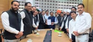 Five Punjab District Bar Associations submit memorandum to FC (Revenue) to withdraw amendments in Punjab Land Revenue Act