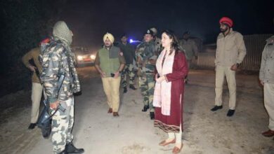 DC, SSP Fazilka visit forward posts, laud soldiers manning  border amidst harsh weather