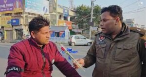 Ferozepur cops go easy on violators, offer roses to spread awareness on V-Day