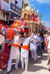 अन्नत चतुर्दशी के उपलक्ष्य में श्री दिगम्बर जैन पंचायती मन्दिर द्वारा भव्य रथ यात्रा का आयोजन किया