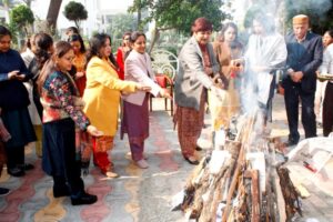 देव समाज कॉलेज फॉर वूमेन फिरोजपुर ने मनाया लोहड़ी का त्योहार