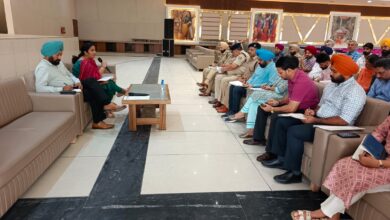 "ਯੁੱਧ ਨਸ਼ਿਆਂ ਵਿਰੁੱਧ" ਤਹਿਤ ਵਿਲੇਜ਼ ਡਿਫੈਂਸ ਕਮੇਟੀਆਂ ਨਾਲ ਮੀਟਿੰਗ ਸਬੰਧੀ ਡੀ.ਸੀ. ਤੇ ਐਸ.ਐਸ.ਪੀ. ਨੇ ਤਿਆਰੀਆਂ ਦਾ ਲਿਆ ਜਾਇਜ਼ਾ
