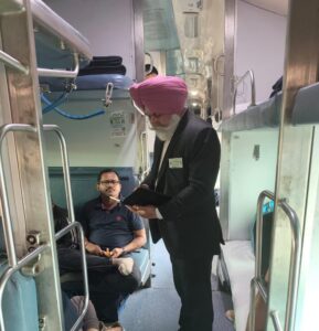 रेलवे टिकट चेकिंग अभियान में 985 यात्रियों से ₹6 लाख जुर्माना वसूला गया