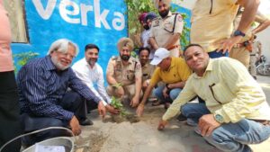 विश्व वातावरण दिवस पर एसएसपी फिरोजपुर में प्रेस क्लब फिरोजपुर में पौधे लगाए