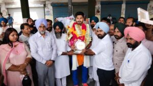 ਏਸ਼ੀਅਨ ਰੋਇੰਗ ਇਨਡੋਰ ਚੈਂਪੀਅਨਸ਼ਿਪ ਦੇ ਗੋਲਡ ਮੈਡਲਿਸਟ ਗੁਰਸੇਵਕ ਸਿੰਘ ਦਾ ਫਿਰੋਜ਼ਪੁਰ ਵਿੱਚ ਨਿੱਘਾ ਸਵਾਗਤ