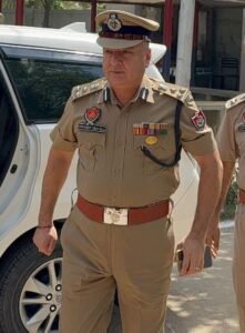 ਸਖ਼ਤ ਪਰ ਨਿਰਪੱਖ: ਹਰਮਨਬੀਰ ਸਿੰਘ ਗਿੱਲ ਦੀ ਤੇਜ਼ ਕਾਰਵਾਈ ਅਪਰਾਧੀਆਂ ਨੂੰ ਸਖ਼ਤ ਸੁਨੇਹਾ ਦਿੰਦੀ ਸਖ਼ਤ ਪਰ ਨਿਰਪੱਖ: ਹਰਮਨਬੀਰ ਸਿੰਘ ਗਿੱਲ ਦੀ ਤੇਜ਼ ਕਾਰਵਾਈ ਅਪਰਾਧੀਆਂ ਨੂੰ ਸਖ਼ਤ ਸੁਨੇਹਾ ਦਿੰਦੀ