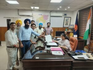 ਡੀਟੀਐਫ ਨੇ ਪੰਜਾਬ ਦੇ 5,178 ਅਧਿਆਪਕਾਂ ਦੇ ਬਕਾਇਆ ਬਕਾਏ ਜਾਰੀ ਕਰਨ ਲਈ ਡੀਸੀ ਨੂੰ ਮੰਗ ਪੱਤਰ ਸੌਂਪਿਆ ਡੀਟੀਐਫ ਨੇ ਪੰਜਾਬ ਦੇ 5,178 ਅਧਿਆਪਕਾਂ ਦੇ ਬਕਾਇਆ ਬਕਾਏ ਜਾਰੀ ਕਰਨ ਲਈ ਡੀਸੀ ਨੂੰ ਮੰਗ ਪੱਤਰ ਸੌਂਪਿਆ