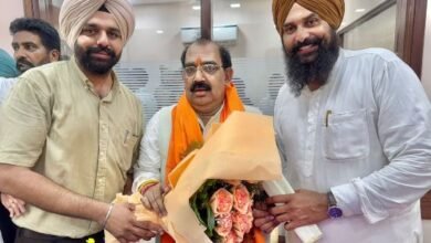 ਅਸ਼ਵਨੀ ਸ਼ਰਮਾ ਨੂੰ ਪੰਜਾਬ ਭਾਜਪਾ ਦਾ ਕਾਰਜਕਾਰੀ ਪ੍ਰਧਾਨ ਨੂੰ ਹਰਿੰਦਰ ਸਿੰਘ ਕੁੱਲ ਨੇ ਦਿੱਤੀ ਵਧਾਈ ਅਸ਼ਵਨੀ ਸ਼ਰਮਾ ਨੂੰ ਪੰਜਾਬ ਭਾਜਪਾ ਦਾ ਕਾਰਜਕਾਰੀ ਪ੍ਰਧਾਨ ਨੂੰ ਹਰਿੰਦਰ ਸਿੰਘ ਕੁੱਲ ਨੇ ਦਿੱਤੀ ਵਧਾਈ