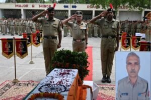 कर्तव्य पथ पर बी०एस० एफ० जवान शहीद: राष्ट्र द्वारा भावपूर्ण श्रद्धांजलि अर्पित