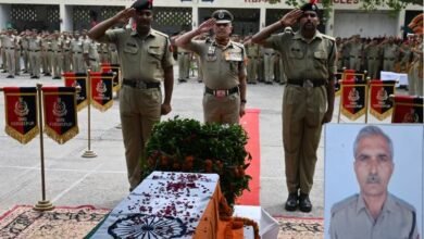 कर्तव्य पथ पर बी०एस० एफ० जवान शहीद: राष्ट्र द्वारा भावपूर्ण श्रद्धांजलि अर्पित कर्तव्य पथ पर बी०एस० एफ० जवान शहीद: राष्ट्र द्वारा भावपूर्ण श्रद्धांजलि अर्पित