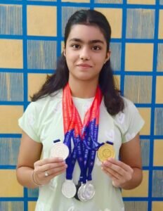 स्वीमिंग चैम्पियनशिप में लुधियाना की हर्षिता ने जीते सोने, चांदी और कांस्य पदक स्वीमिंग चैम्पियनशिप में लुधियाना की हर्षिता ने जीते सोने, चांदी और कांस्य पदक