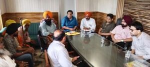 ਐਸ.ਸੀ. ਕਮਿਸ਼ਨ ਨੇ ਮੱਲੋ ਕੇ ਰੋਡ ਜ਼ੀਰਾ ਵਿਖੇ 192 ਪਰਵਾਰਾਂ ਨਾਲ ਕੀਤੀ ਮੁਲਾਕਾਤ ਐਸ.ਸੀ. ਕਮਿਸ਼ਨ ਨੇ ਮੱਲੋ ਕੇ ਰੋਡ ਜ਼ੀਰਾ ਵਿਖੇ 192 ਪਰਵਾਰਾਂ ਨਾਲ ਕੀਤੀ ਮੁਲਾਕਾਤ